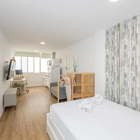 Las Canteras Workfriendly Beach - Bright Studio Apartment