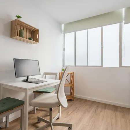 Las Canteras Workfriendly Beach - Bright Studio Apartment *